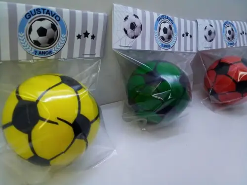 Mini Bola Macia Tamanho 6x6cm Tema Futebol