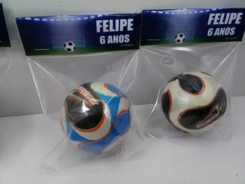 Mini Bola Macia Tamanho 6x6cm Tema Futebol
