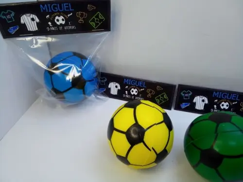 Mini Bola Macia Tamanho 6x6cm Tema Futebol