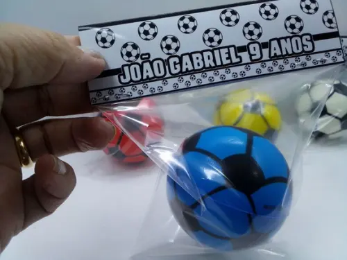 Mini Bola Macia Tamanho 6x6cm Tema Futebol