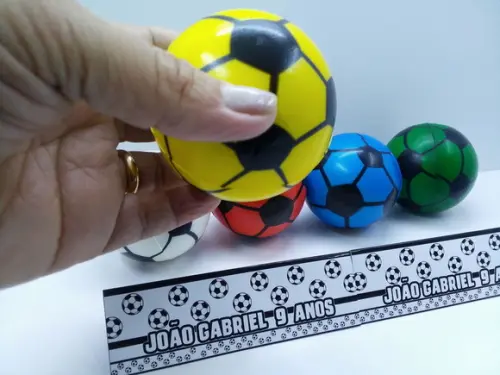 Mini Bola Macia Tamanho 6x6cm Tema Futebol