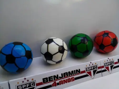 Mini Bola Macia Tamanho 6x6cm Tema Futebol