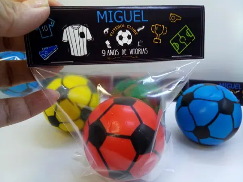 Mini Bola Macia Tamanho 6x6cm Tema Futebol