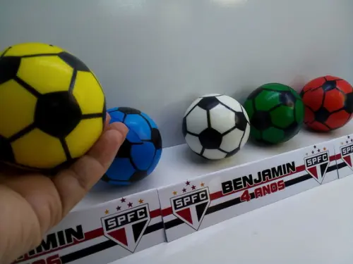 Mini Bola Macia Tamanho 6x6cm Tema Futebol