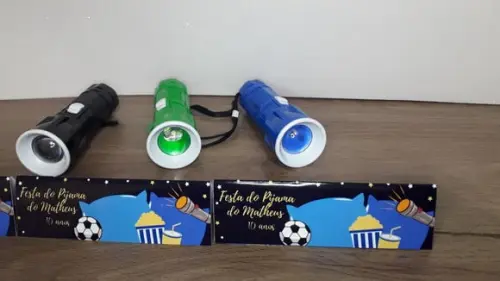 Mini Lanterna de Plástico Sortidas Lapela Festa do Pija