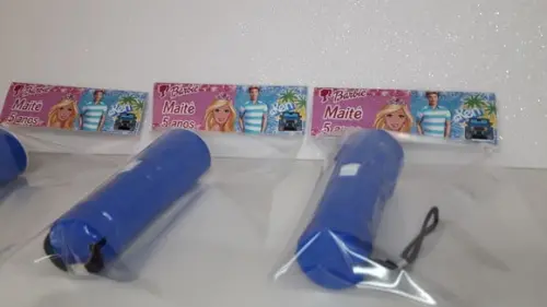 Mini Lanterna de Plástico Sortidas Lapela Tema Barbi e Ken
