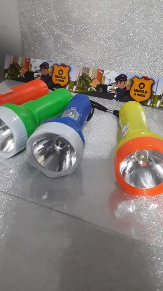 Mini Lanterna de Plástico Sortidas Lapela Personalizada