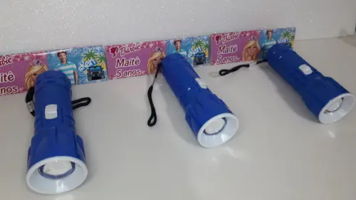 Mini Lanterna de Plástico Sortidas Lapela Tema Barbi e Ken