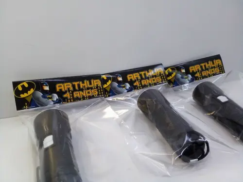 Mini Lanterna de Plástico Sortidas Lapela Tema Batman
