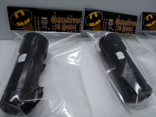 Mini Lanterna de Plástico Sortidas Lapela Tema Batman