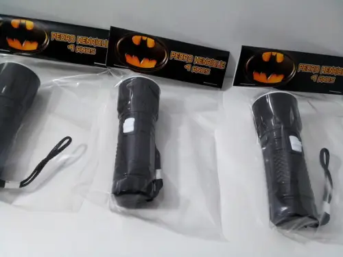 Mini Lanterna de Plástico Sortidas Lapela Tema Batman