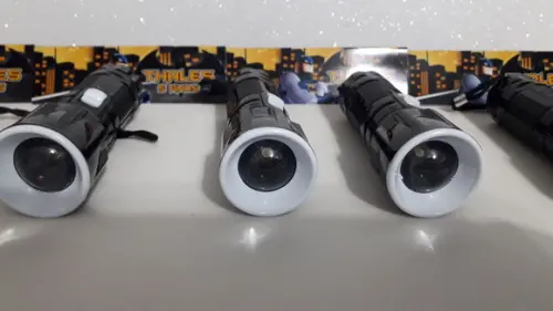 Mini Lanterna de Plástico Sortidas Lapela Tema Batman