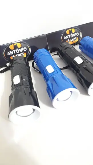 Mini Lanterna de Plástico Sortidas Lapela Tema Batman
