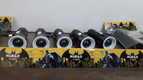 Mini Lanterna de Plástico Sortidas Lapela Tema Batman
