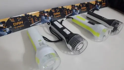 Mini Lanterna de Plástico Sortidas Lapela Tema Batman