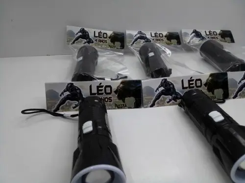 Mini Lanterna de Plástico Sortidas Lapela Tema Pantera Negra