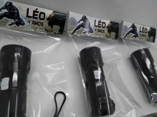 Mini Lanterna de Plástico Sortidas Lapela Tema Pantera Negra