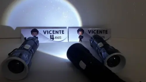 Mini Lanterna de Plástico Sortidas Lapela Tema Pantera Negra