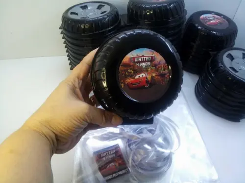 Pote em Formato de Roda Capacidade: 340 ml Tema Carros