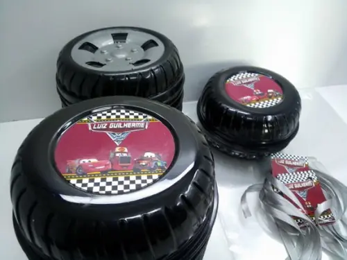 Pote em Formato de Roda Capacidade: 340 ml Tema Carros