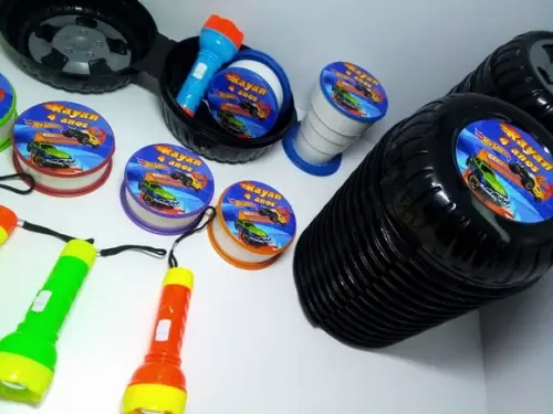 Pote Roda + Copo Retratil + Lanterna Tema Hot Wheels