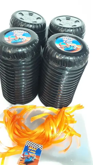 Pote em Formato de Roda Capacidade: 340 ml Tema Hot Wheels