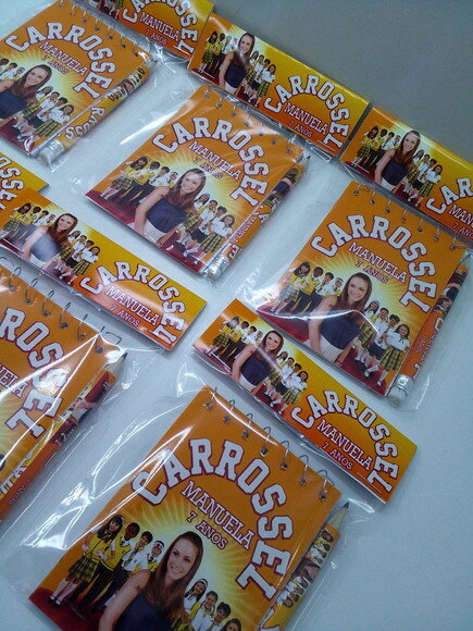 Lembrancinha Carrossel Bloquinho Mini Lápis + Lapela