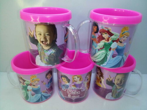 Lembrancinha Princesas Caneca Acrilica para Foto Tampa de Rosquear