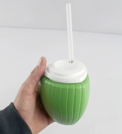Lembrancinha Copo Coco com Tampa e Canudo 450 ml + Tag + Saquinho