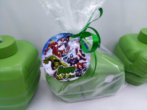 Lembrancinha Vingadores Copo Mão 450 ml com Tampa e Canudo 12 x 11cm