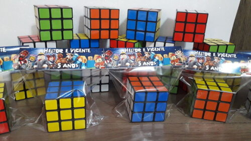 Lembrancinha Roblox Cubo Mágico com Lapela Personalizada