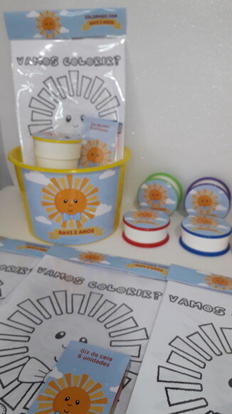 Lembrancinha Raio de Sol Kit Balde de Pipoca + Copo Retratil + Kit de Colorir com Giz