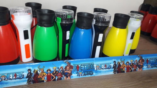Kit Binoculo Zoom 4 Vezes e Lanterna One Piece
