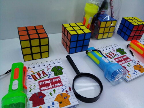 Kit Bloquinho + Lápis + Lupa + Lanterna + Cubo Mágico Dpa