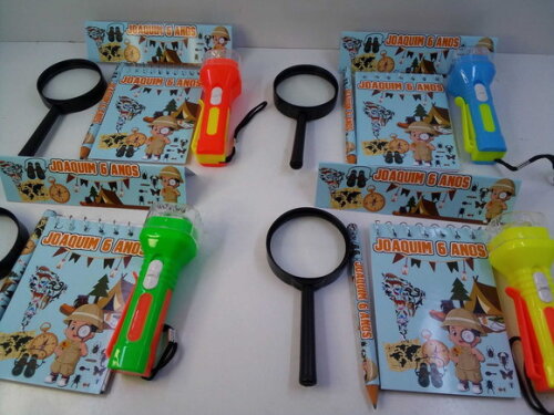 Kit Bloquinho + Mini Lápis + Lanterna + Lupa Acampamento