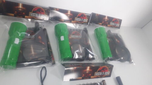 Kit Bloquinho + Mini Lápis + Lanterna + Lupa Jurassic Park