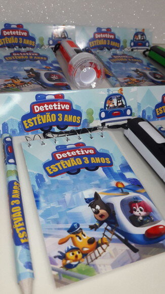 Kit Bloquinho + Mini Lápis + Lanterna Tema Detetives