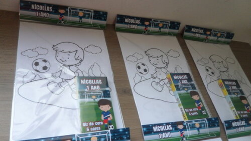 Kit de Desenhos para Colorir com Giz de Cera Futebol