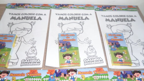Kit de Desenhos para Colorir com Giz Galinha Pintadinha