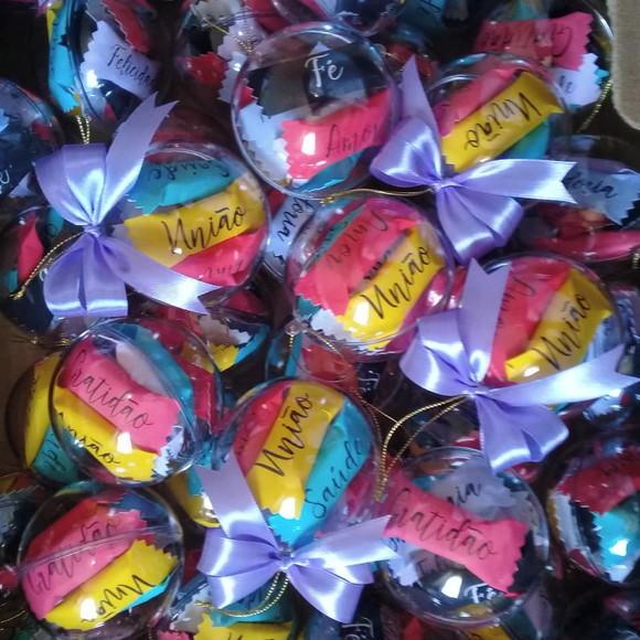 Bolinha Acrílica com 6 Balinhas- Boas Festas