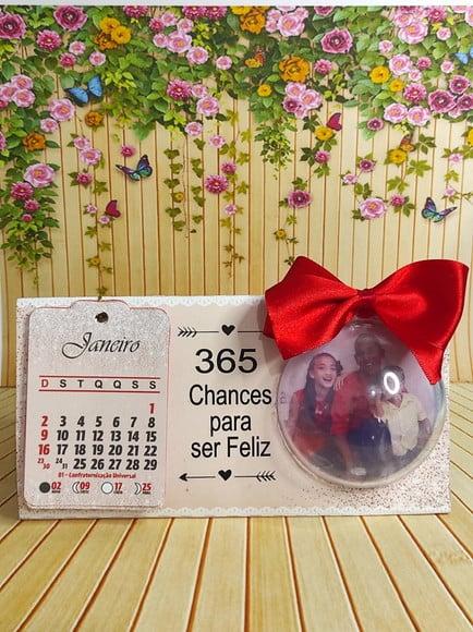 Calendário 2023 com Bola Acrílica com Foto