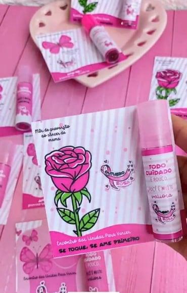 Card com Brilho Labial- Outubro Rosa