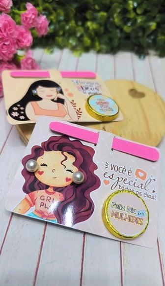 Card com Brinco, Mini Lixa e Moedinha de Chocolate ao Leite