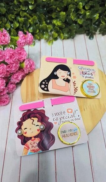 Card com Brinco, Mini Lixa e Moedinha de Chocolate ao Leite