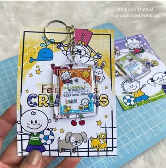 Card com Chaveiro- Dia das Crianças