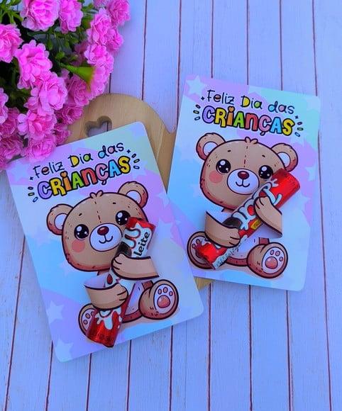 Card com Chocolate Baton- Dia das Crianças