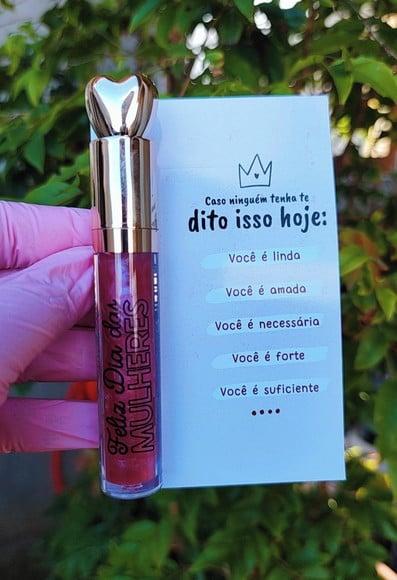 Card com Lipgloss- Dia da Mulher