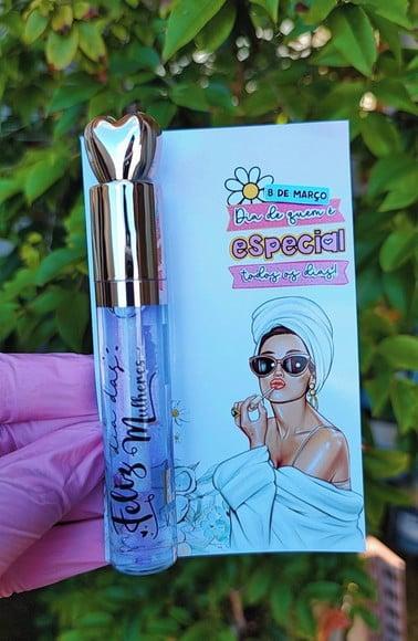 Card com Lipgloss- Dia da Mulher