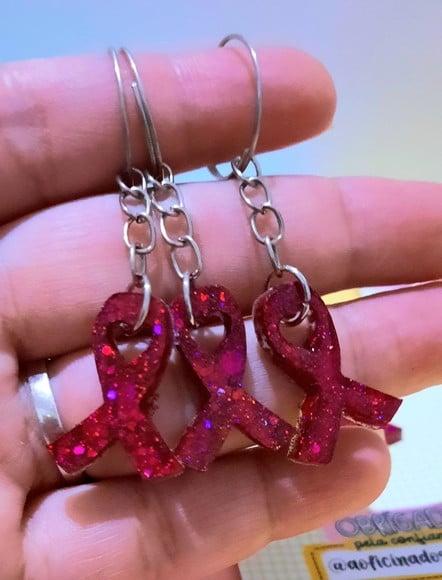Card com Mini Chaveiro em Resina- Outubro Rosa