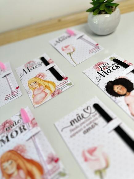 Card com Mini Lixa ou Escovinha- Dia das Mães
